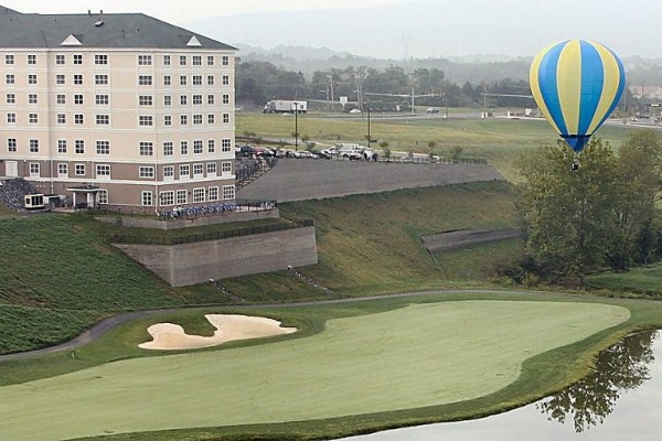 Holiday Inn Hotel and Suites at Blue Ridge Shadows