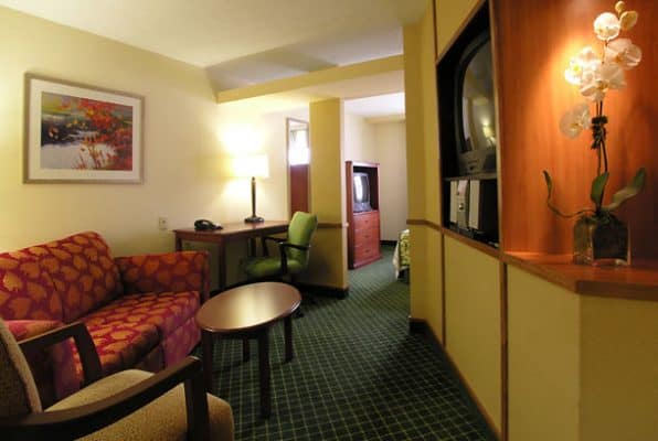 King bed in Fairfield Inn Williamsburg