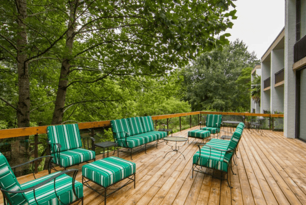 Griffin Hotel Outdoor Area